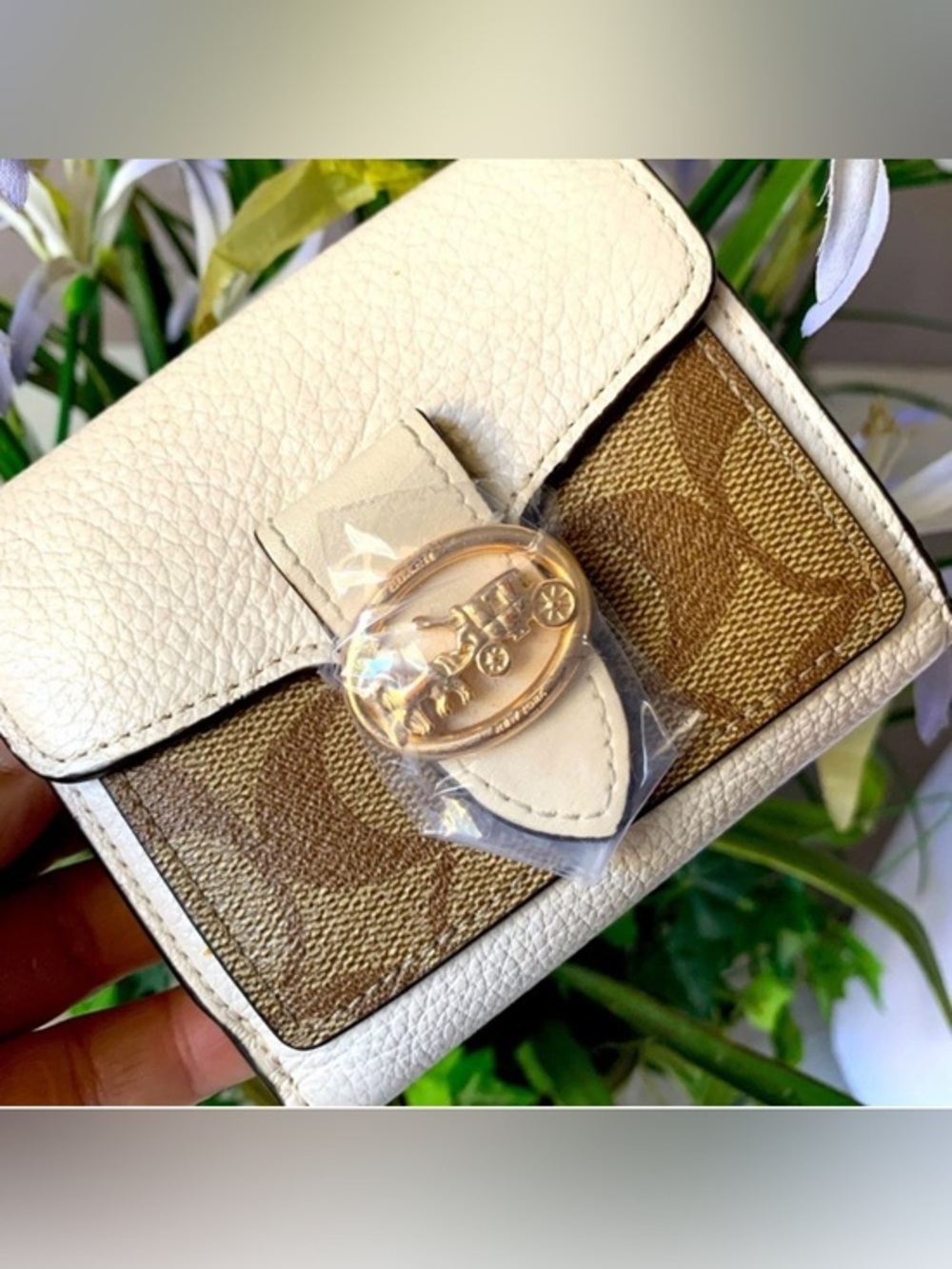 NWOT Coach Signature Logo Colorblock
Small Snap Closure Wallet